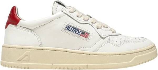 Autry Vintage Leren Sneakers met Geperforeerde Neus White Dames