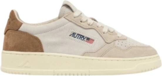 Autry Tricolor suède lage manden met microgaten Beige Heren