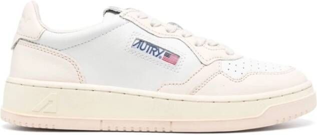 Autry Witte Geperforeerde Leren Sneakers met Panelen White Dames