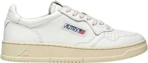 Autry Witte Leren Sneakers met Iconische Details