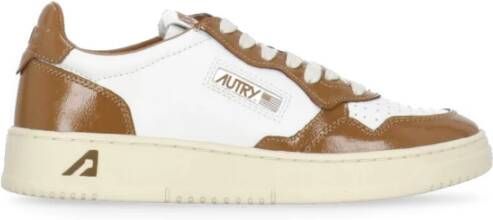Autry Witte Leren Sneakers met Contrasterende Details