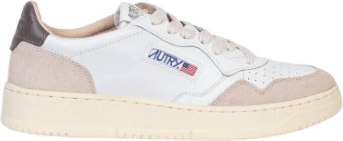 Autry Witte Leren Sneakers met Geperforeerd Ontwerp