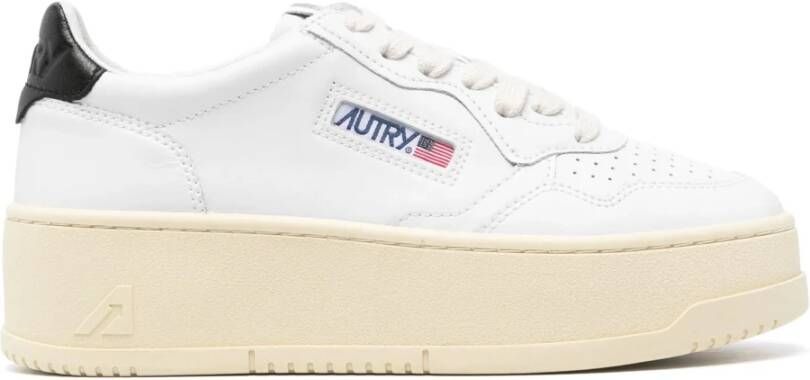 Autry Witte platte schoenen