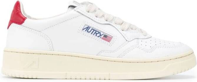 Autry Witte-rode leren sneakers met contrasterende hiel White Dames