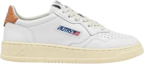 Autry Witte Leren Lage Sneakers met Logo Patch White Dames