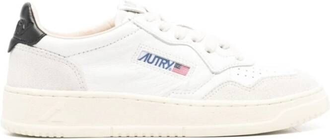 Autry Witte Zwarte Sneakers met Suède Detail White Dames
