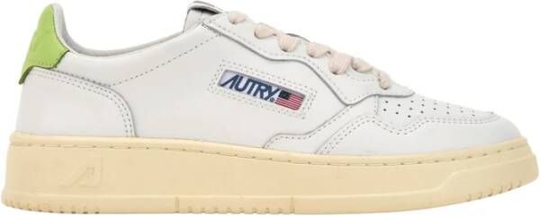 Autry Witte Sneakers met Groene Details White Dames