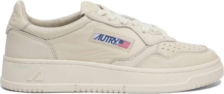 Autry Witte Sneakers Urban Stijl Matte Afwerking