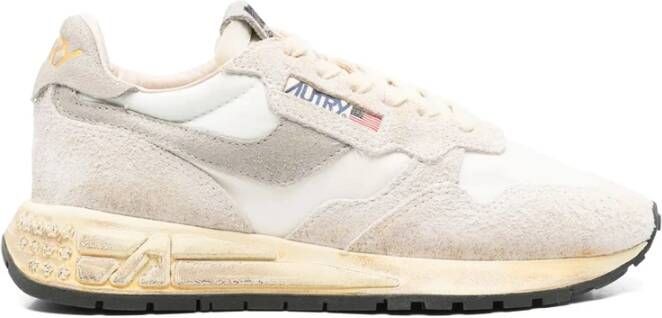 Autry Witte Veterschoenen met Platte Zool