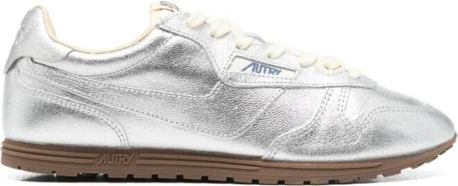 Autry Zilveren Sneakers Stijlvol Metallic Finish Logo