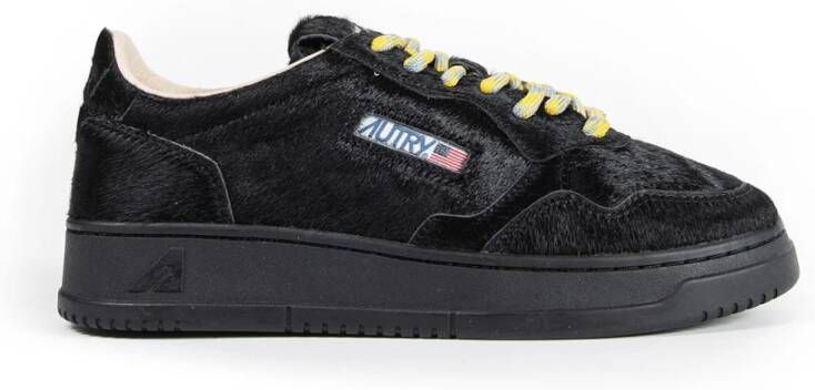 Autry Zwarte Kalfshaar Vetersluiting Sneakers