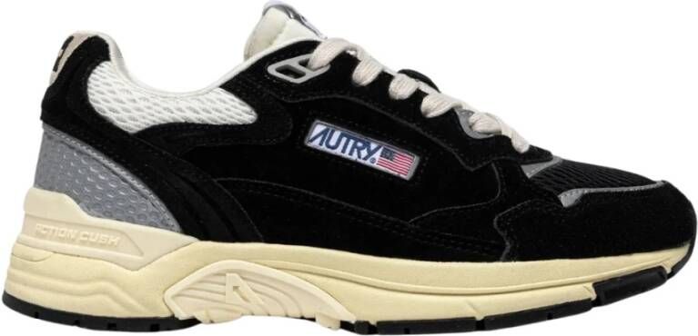 Autry Zwarte platte schoenen