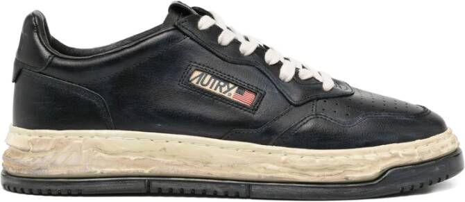 Autry Zwarte Vetersneaker Maison Mihara