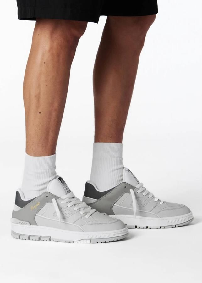 Axel Arigato Grijze Leren Sneakers met Gouden Logo - Foto 2