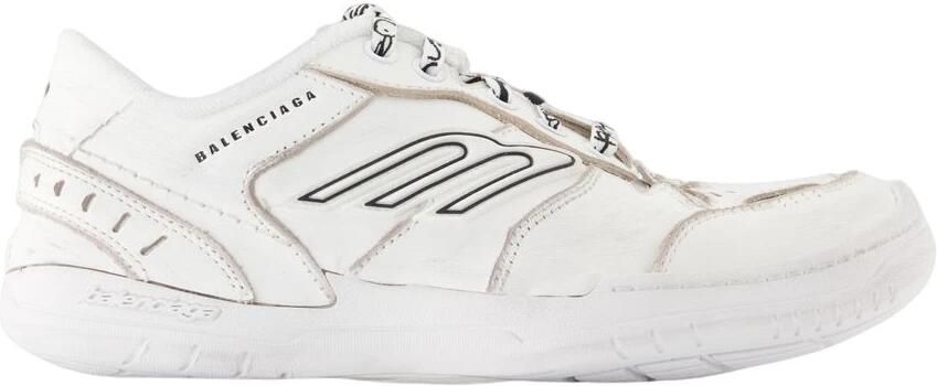 Balenciaga Hamptons Medium Worn-out Sneaker