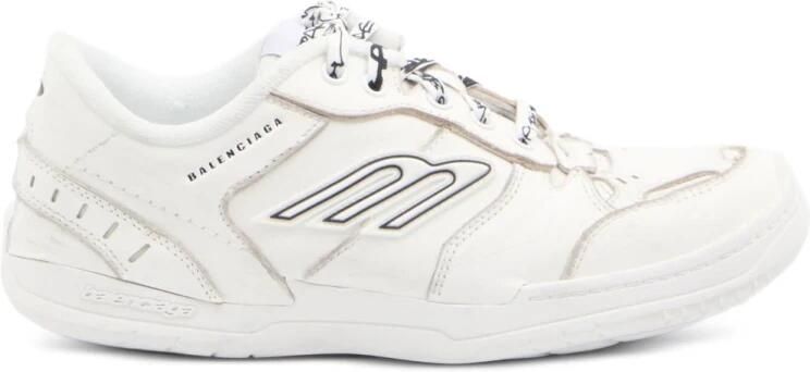 Balenciaga Hamptons Medium Worn-Out Sneaker