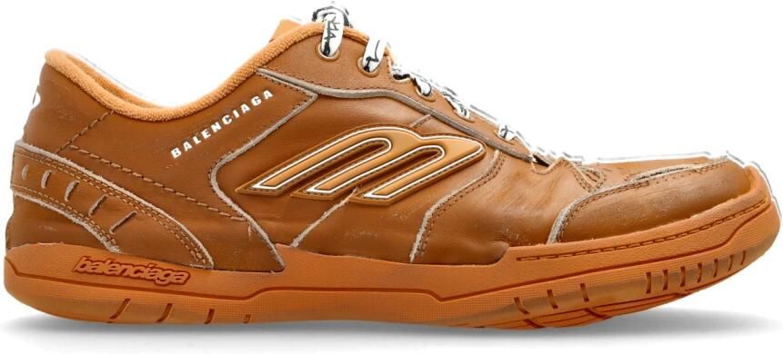 Balenciaga Hamptons Medium Worn-Out Sneaker