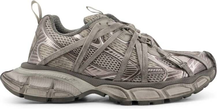 Balenciaga Sneakers met Extreme Veters