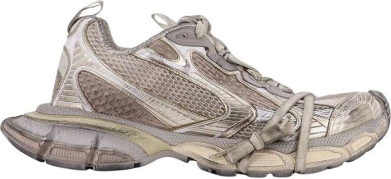 Balenciaga Versleten Mesh Sneakers met Logo Details