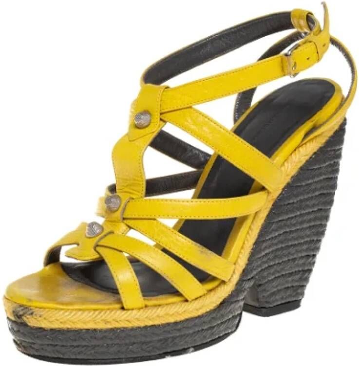 Balenciaga Vintage Pre-owned Leather sandals Yellow Dames
