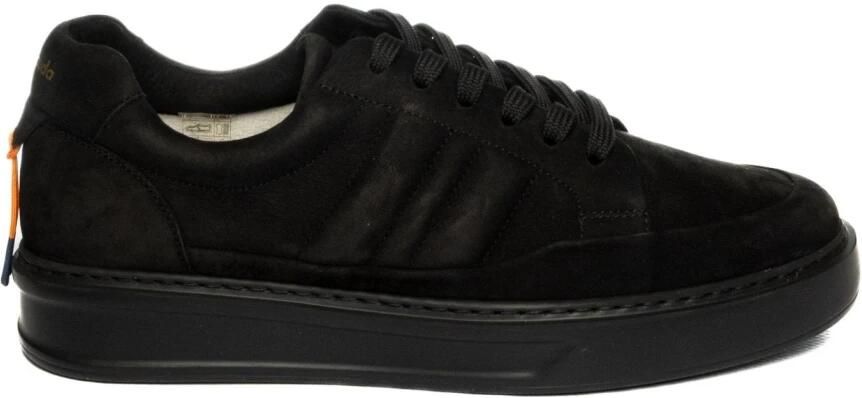 Barracuda Sneakers