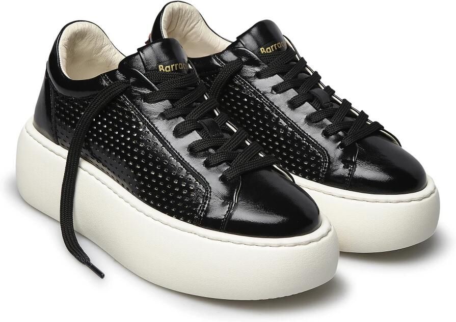 Barracuda Zwarte Sneakers met Geperforeerd Leren Bovenwerk