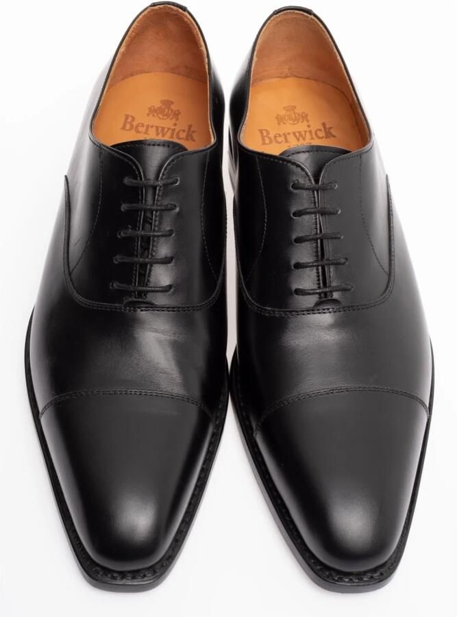 Berwick Klassieke Oxford Schoen met Gesloten Teenstuk