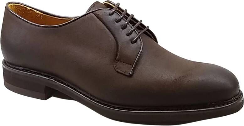 Berwick Bruine Leren Blucher Schoen met Vibram Rubberen Zool Brown Heren