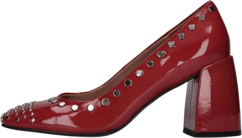 Bibi Lou Pumps van lakleer met studs