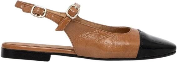 Billi Bi Slingback Ballerina's met Cape Neus