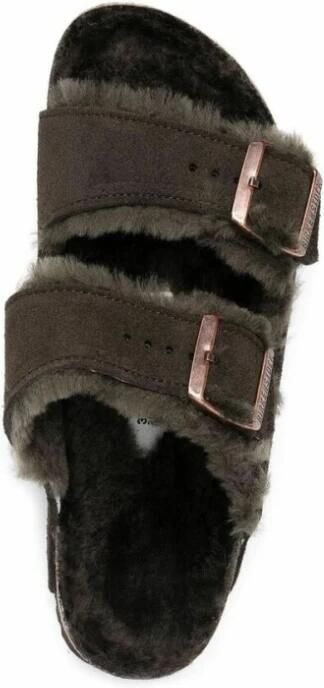 Birkenstock Sandalen Arizona Shearling Lined Suede Two-Strap Sandals in bruin - Foto 6