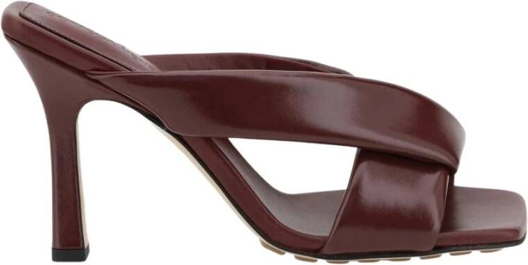 Bottega Veneta Bruin lederen kruisband hakken sandalen