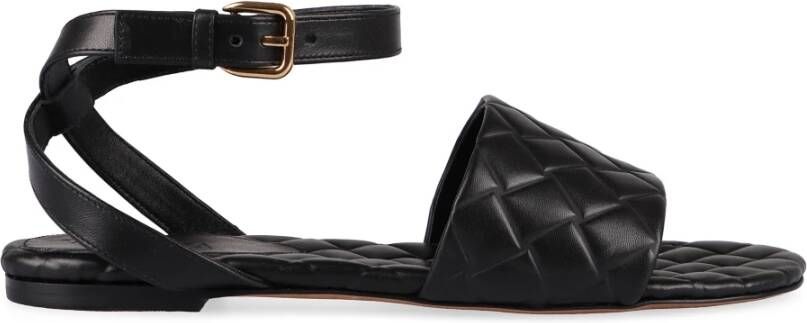 Bottega Veneta Geweven platte sandalen met enkelband