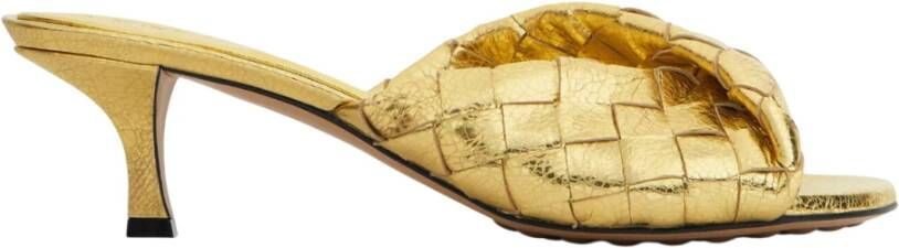 Bottega Veneta Gouden Intrecciato Platte Schoenen