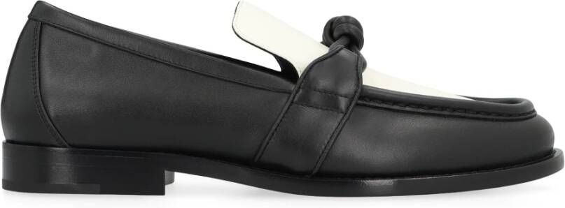 Bottega Veneta Leren Loafers met Knoopdetail