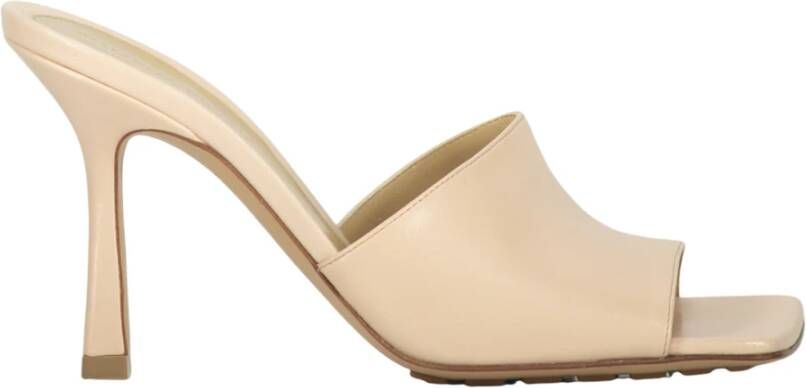 Bottega Veneta Leren Muiltjes met Vierkante Neus en Rubberen Studs