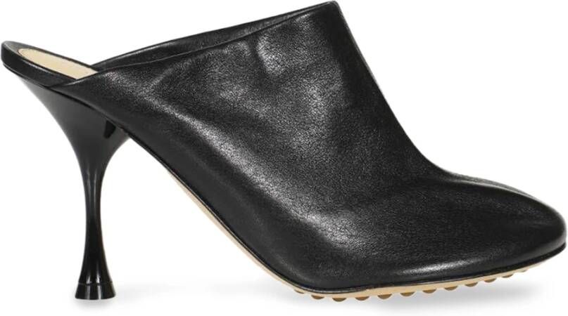 Bottega Veneta Nappa Leren Muiltjes met Ronde Neuslijn