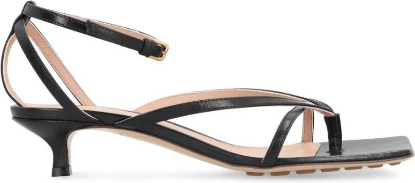 Bottega Veneta Verstelbare leren sandalen met kittenhakken