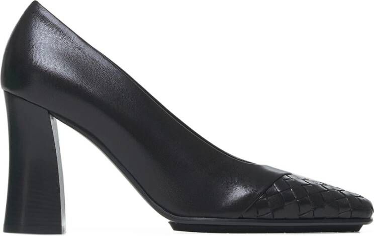 Bottega Veneta Zwarte Leren Pumps met Puntneus