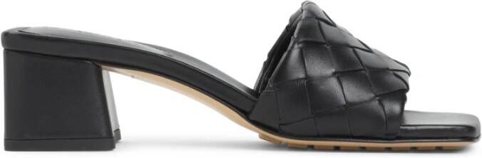 Bottega Veneta Zwarte Leren Sandalen Stijlvol Ontwerp