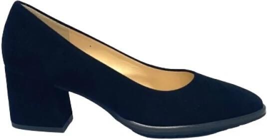 Brunate Pumps