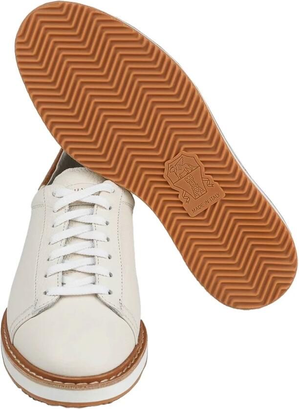 Brunello Cucinelli Beige Leren Sneaker met Suède Label