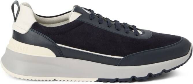 Brunello Cucinelli Platte sneakers met vetersluiting aan de voorkant