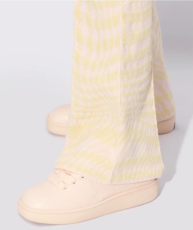 Burberry Roze Leren Sneakers met Equestrian Knight Motief Pink Dames