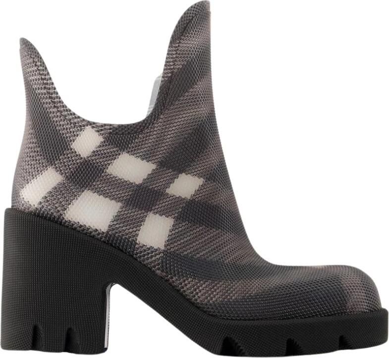 Burberry Stijlvolle laarzen voor modebewuste mensen