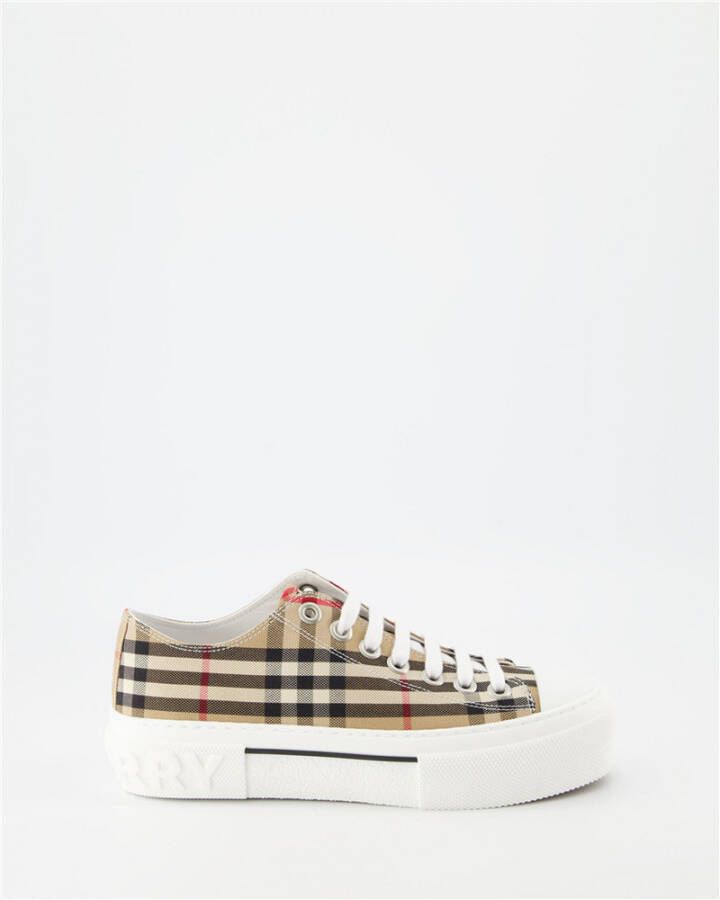 Burberry Beige Lage Sneakers met Herhaald Merkpatroon Beige Dames