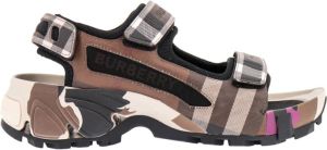 Burberry Platte sandalen Bruin Dames