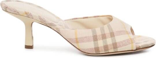 Burberry Roze Sandalen met Kitten Heel