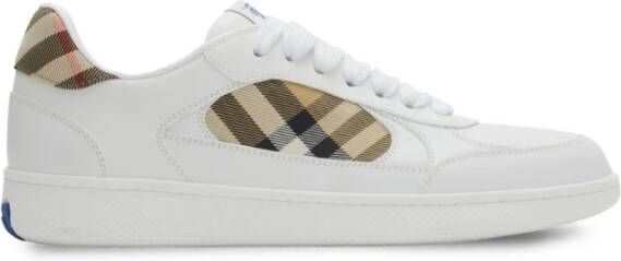 Burberry Stijlvolle Schoenen voor elke gelegenheid