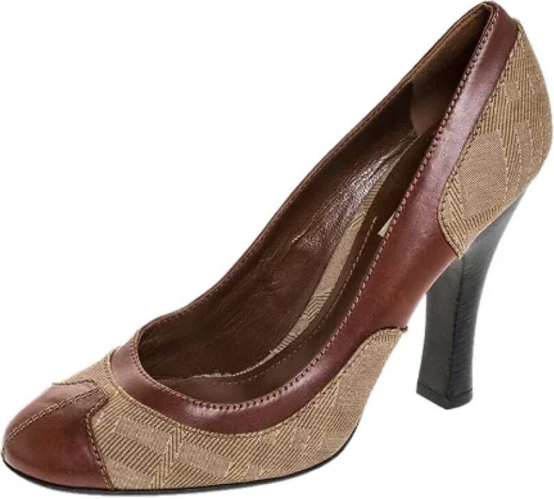 Burberry Vintage Pre-owned Canvas heels Brown Dames